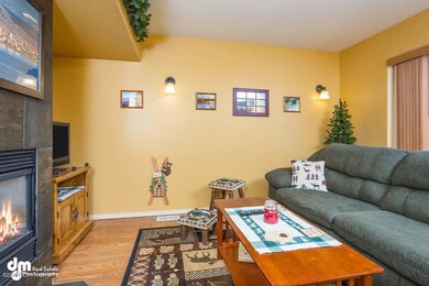 Living Room 0195-SMALL
