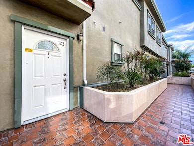 904 E Windsor Rd unit 103, Glendale, CA 91205 - photo 2