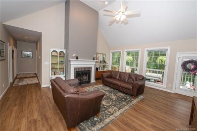 12514 Bradford Hill Ln, Huntersville, NC 28078 - photo 3