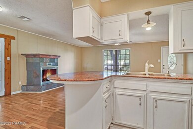 1037 Robertson st-5