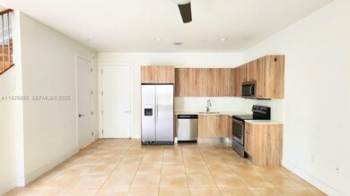 460 NE 35th Ct unit 5, Oakland Park, FL 33334 - photo 5