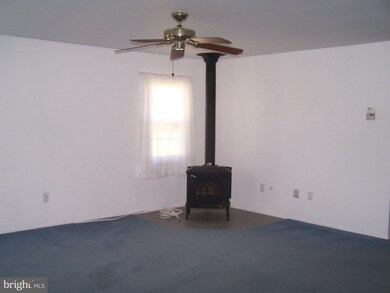 12108 Round Tree Ln, Bowie, MD 20715 - photo 6