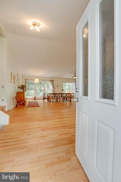 4926 Ten Mills Rd, Columbia, MD 21044 - photo 6