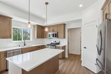 N174W20608 Laurel Springs Cir, Jackson, WI 53037 - photo 2