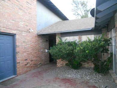 10514 Ashwood Dr, El Paso, TX 79935 - photo 5