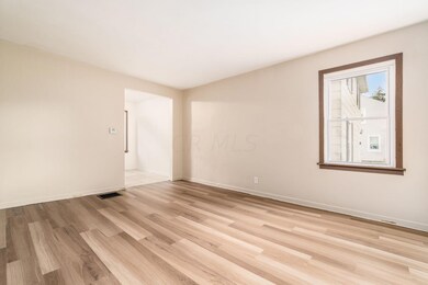 008_S - 1077 S James Rd - 016