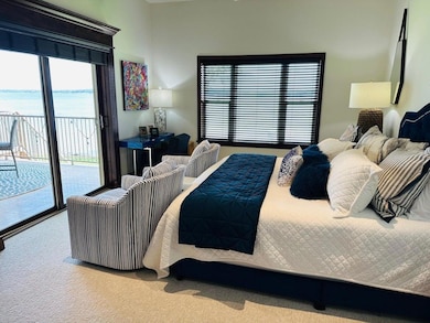 2041 Master Bedroom i