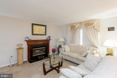 9120 Mchenry Ln, Lanham, MD 20706 - photo 4