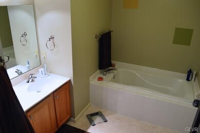 6874 Hunt Dr, Macungie, PA 18062 - photo 7