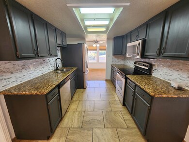 1501 Granada, Alamogordo, NM 88310 - photo 7