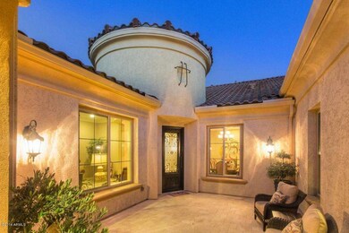 Beautiful Courtyard W/Turret Entry