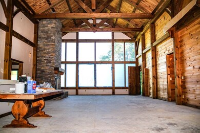 Post and beam ceiling