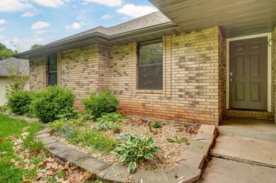 5808 S Honeysuckle Ln, Battlefield, MO 65619 - photo 4