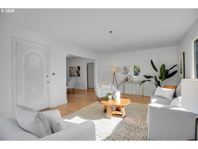 574 S Ivy St, Canby, OR 97013 - photo 6