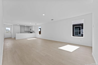 2206 Collins Aly, Converse, TX 78109 - photo 5