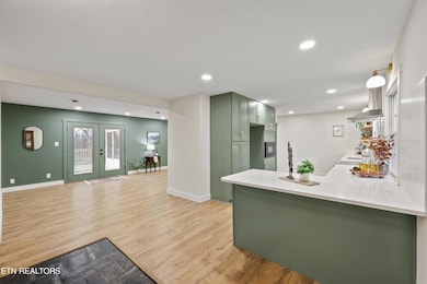 609 Coventry Rd, Knoxville, TN 37923 - photo 7