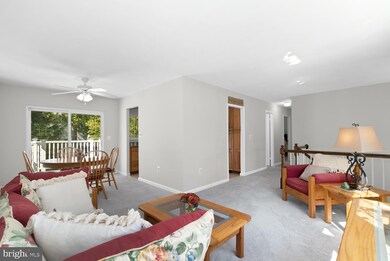 17400 Winter Laurel Dr, Olney, MD 20832 - photo 3