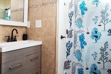 41 Tremont St unit 2, Fall River, MA 02720 - photo 4