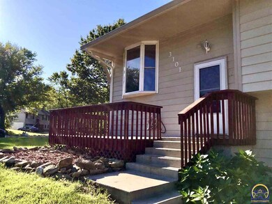 3101 SW Grand Ct, Topeka, KS 66614 - photo 2