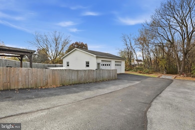 77 E Locust Ln unit 51, New Oxford, PA 17350 - photo 5