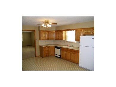 503 S Saturn Dr, Raymore, MO 64083 - photo 7