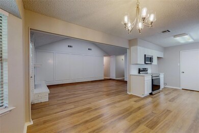 2105 Northglen Dr, Hurst, TX 76054 - photo 6