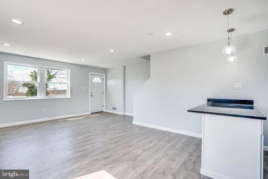 5219 Deal Dr, Oxon Hill, MD 20745 - photo 3