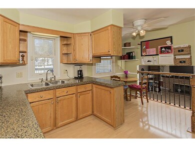 Updated Eat-in Kitchen with Newer Appliances