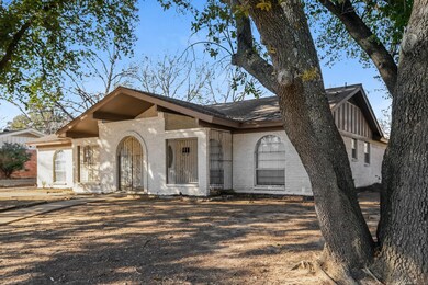 800 W Cheryl Ave, Hurst, TX 76053 - photo 2