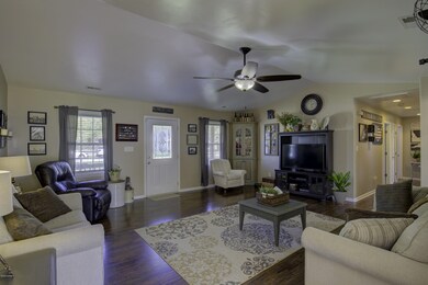 109 Fodder - Interiors_22