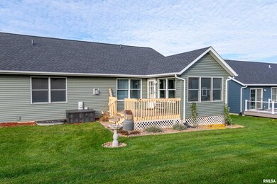 2127 W 59th St, Davenport, IA 52806 - photo 2