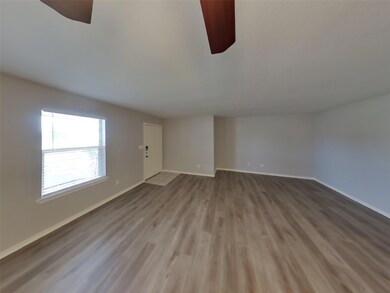 4301 Sheldon Dr, Granbury, TX 76049 - photo 2