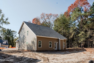 221 Telluride Ct, Aberdeen, NC 28315 - photo 4