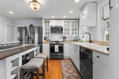 31 Bromfield St, Newburyport, MA 01950 - photo 3