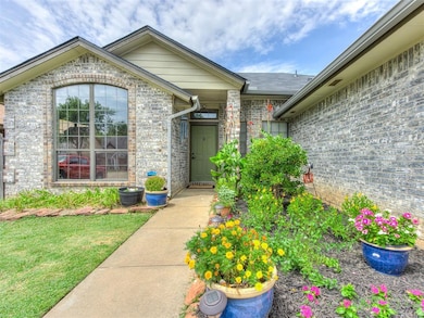 2617 Amy Ct, Moore, OK 73160 - photo 4