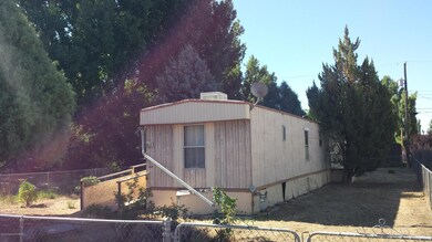 611 Meadowland St, Bloomfield, NM 87413 - photo 2