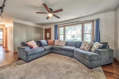 3606 S Spring St, Independence, MO 64055 - photo 5