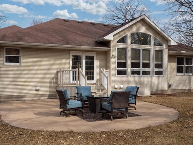 38392 Glacier Dr, North Branch, MN 55056 - photo 5