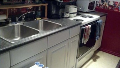 714 Edison St, Beverly, NJ 08010 - photo 4