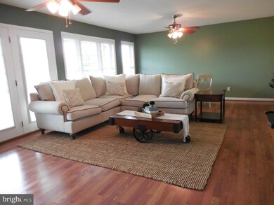 1196 Hollywell Ave, Chambersburg, PA 17201 - photo 5