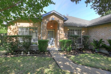 3502 Stonegate Cir, Pearland, TX 77584 - photo 3