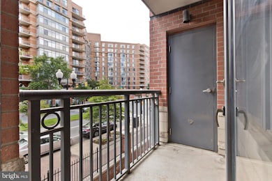 Clarendon 1021 unit 242, Arlington, VA 22201 - photo 5