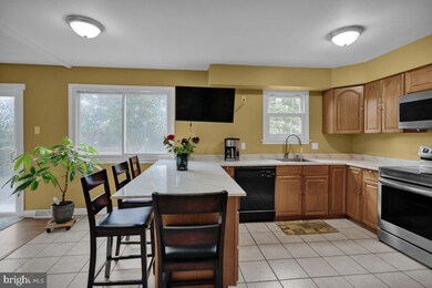 909 Farmdale Rd, Mount Joy, PA 17552 - photo 4