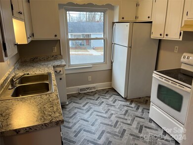 635 Hillcrest Dr, Shelby, NC 28150 - photo 4