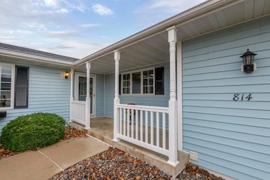 814 Duroe St, Jesup, IA 50648 - photo 3