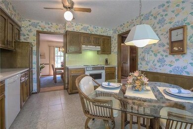 10490 Caenen Lake Rd, Lenexa, KS 66215 - photo 6