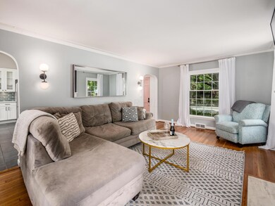 55 W Henderson Rd, Columbus, OH 43214 - photo 5