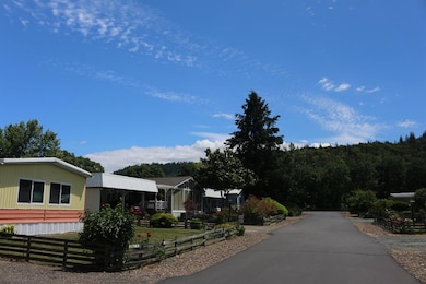 6901 Old Stage Rd unit 15, Central Point, OR 97502 - photo 2