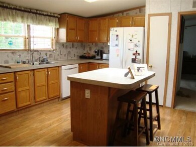 Kitchen Spacious!