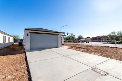 10607 N 81st Ave, Peoria, AZ 85345 - photo 4
